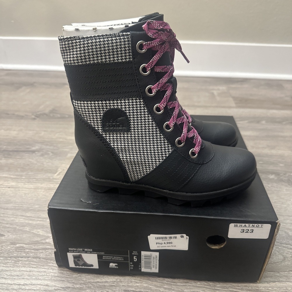 Sorel Boots Youth 5 Girls Lexie Wedge Winter Boot NY4557-010 Black Leather